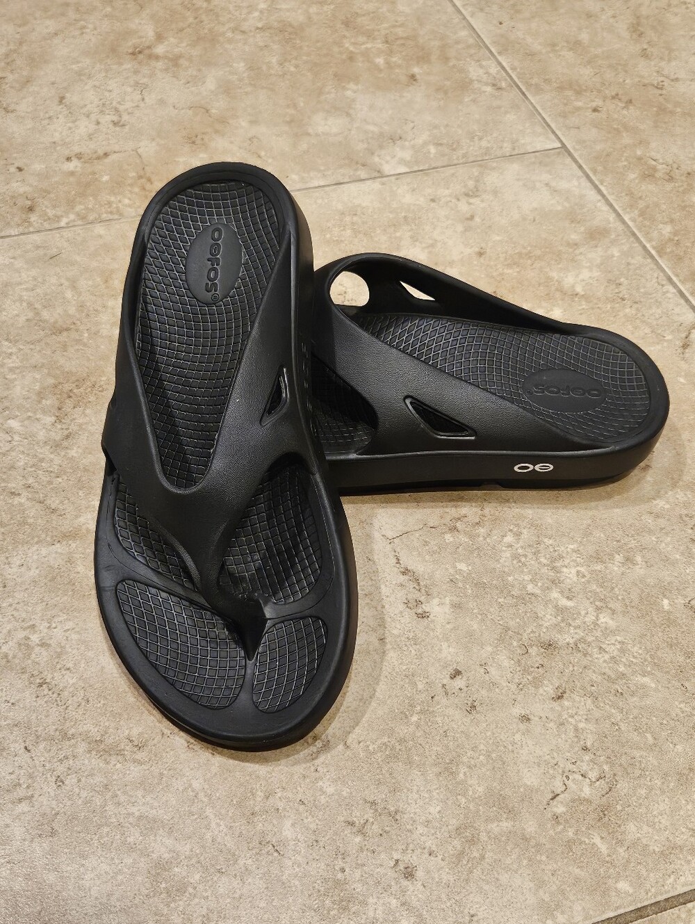 OOFOS Orignal Recovery Footwear Sandal, Black - Size W7/M5 (EU 38)